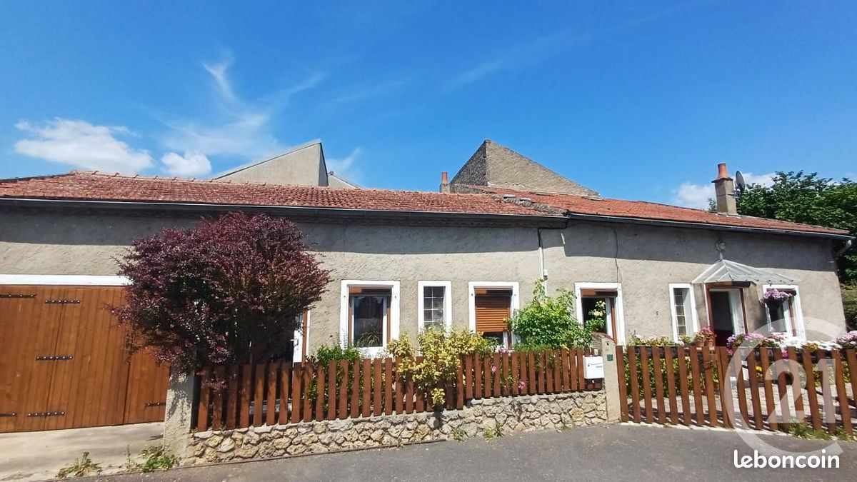 Maison 4 pièces 124 m² · à Le Mayet-d'École · 124 m² · 135 000 €