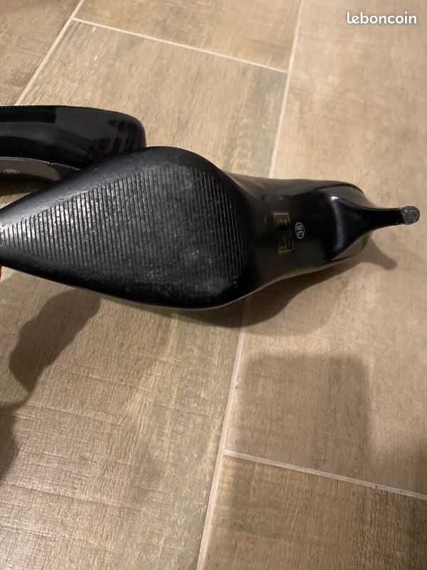 Escarpins vernis noirs (image 6)