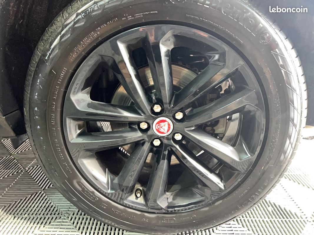 JAGUAR F-Pace 2.0 D - 180 ch AWD BVA8 Chequered Flag (image 11)