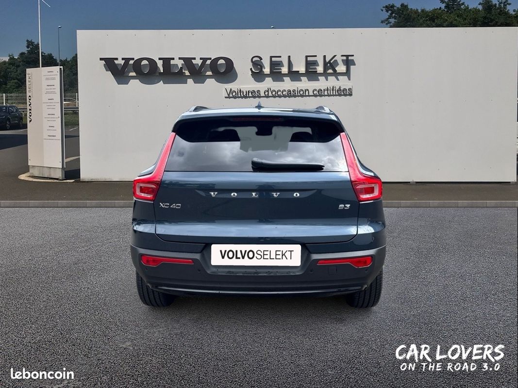 VOLVO XC40 B3 163 ch DCT7 Lounge Edition (image 4)