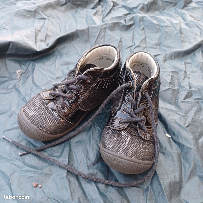 Chaussure fille taille 23 (image 1)