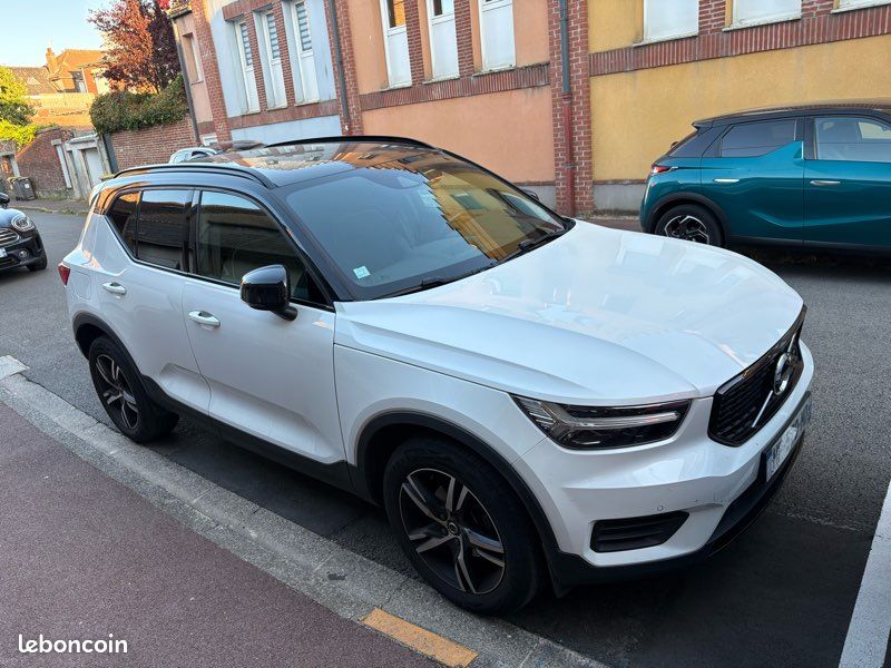 Volvo xc40 r-design (image 3)