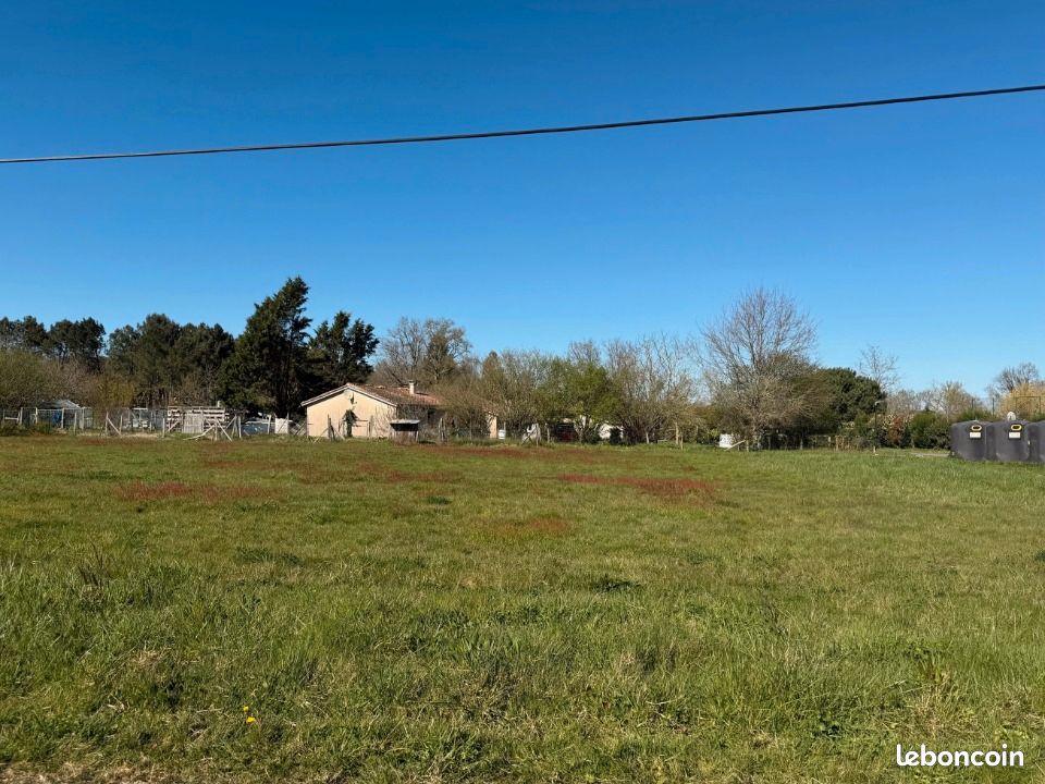 Terrain 580 m² · à Mios · 155 000 €