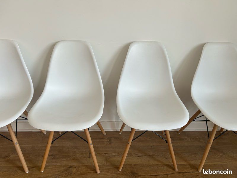 Lot 4 chaises (image 1)