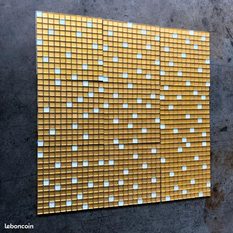 Mosaïque de verre jaune doré sur trame (image 3)