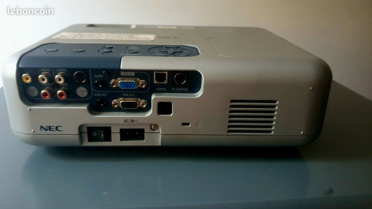 Vidéoprojecteur NEC VT560 + sacoche + câbles (image 3)