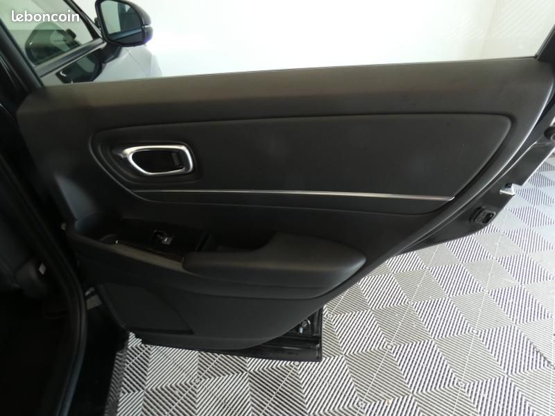 Honda HR-V 1.5 i-MMD 131ch e:HEV Advance (image 16)