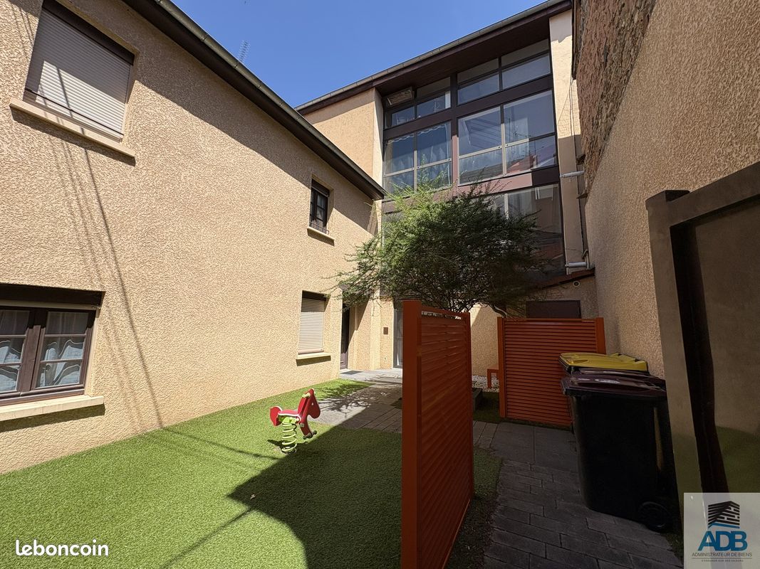 Immeuble 373 m² · à Roanne · 373 m² · 430 000 €