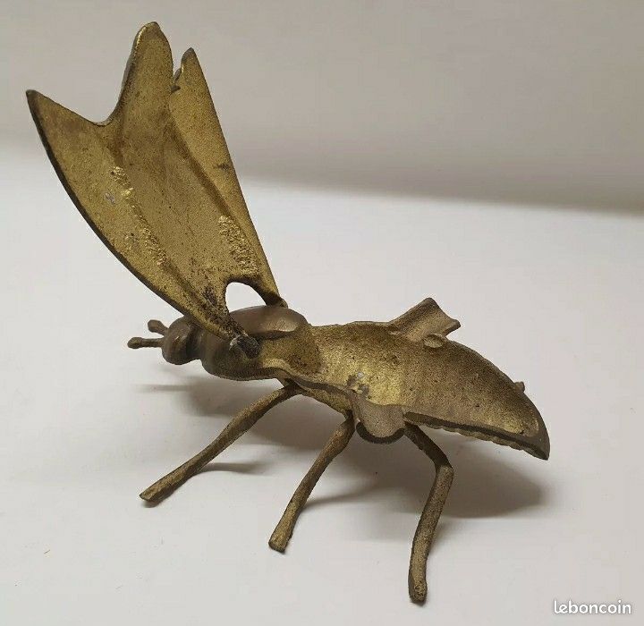 Boîte à Bijoux Ancienne En Métal – Forme De Mouche – Vintage Avec Couvercle