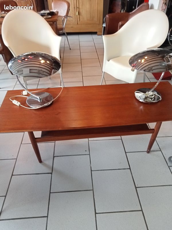 Table scandinave (image 1)