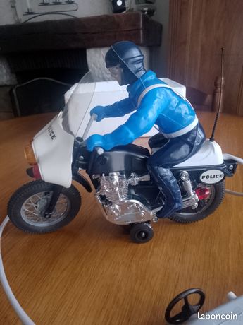 Jouets Anciens Joustra : Grue Et Voiture De Police En Tôle - Filoguidé - Vintage