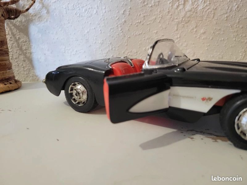 Voiture Miniature de Collection - GT SPIRIT 1/18 - CHEVROLET Corvette