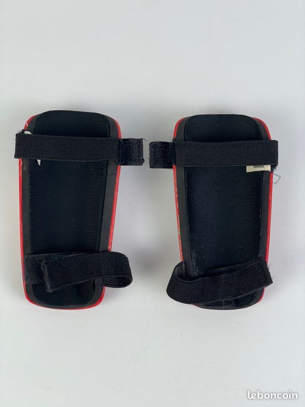 Protège-Tibias Adidas Rouges pour Football Taille Enfant Sport