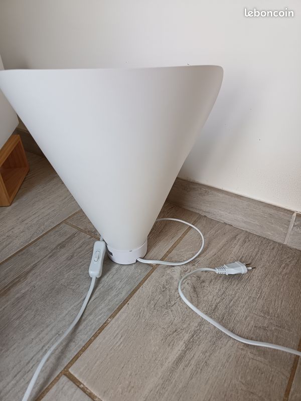 Jolie lampe de chevet (image 2)