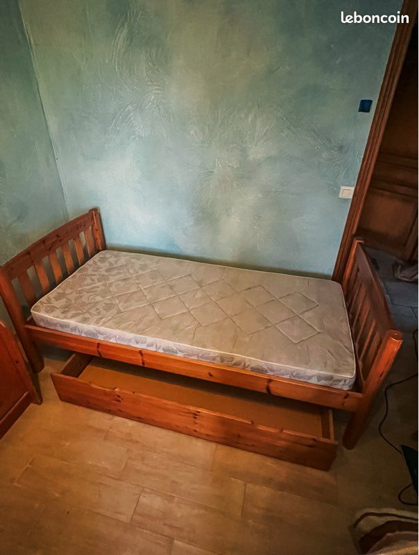 Lit bois + sommier +matelas (image 1)