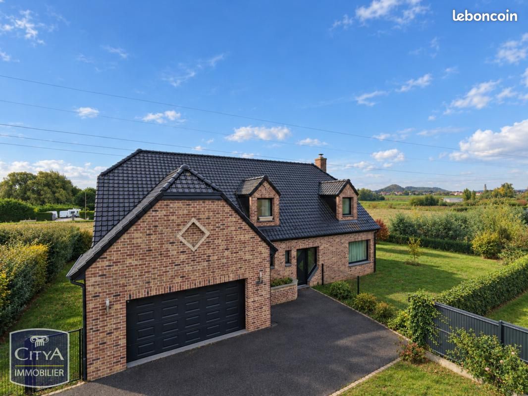 Maison 7 pièces 173 m² · à Hulluch · 173 m² · 370 000 €