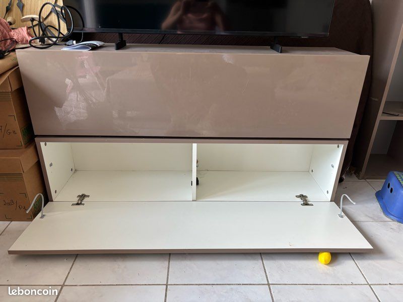 Ensemble meuble TV Miliboo + 2 colonnes murales – Taupe brillant (image 3)