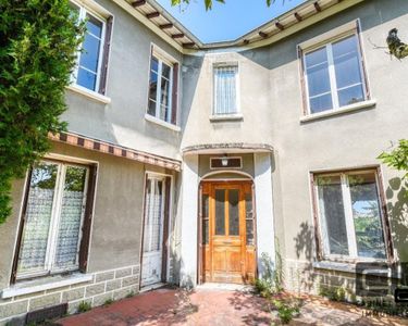 Maison 1 290 000 € - 251 m²