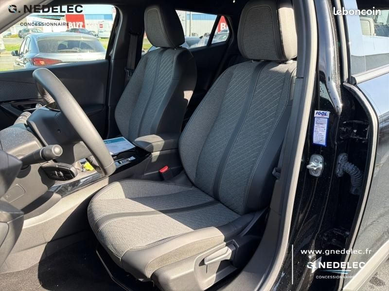 Peugeot 2008 1.2 100ch S&S Allure (image 8)
