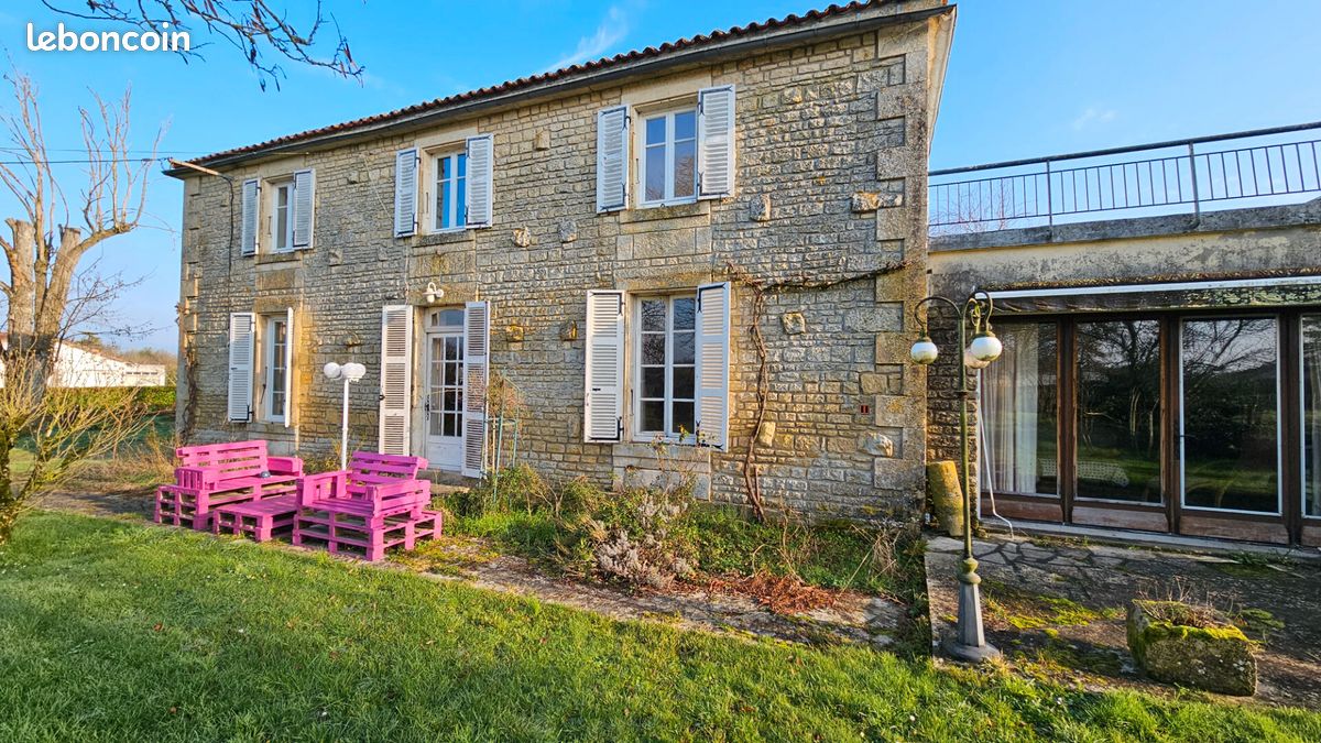 Maison 10 pièces 300 m² - Coulon 79510 (image principale 12)