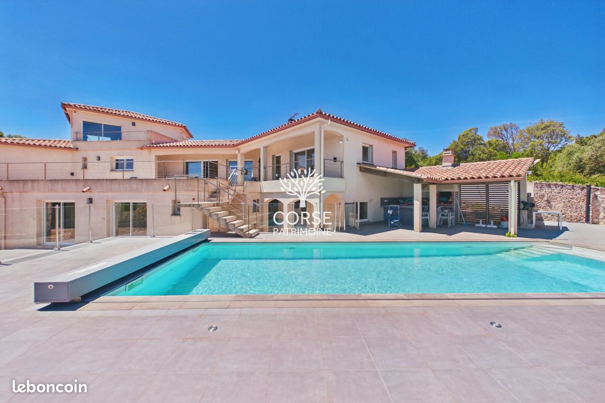 Maison 8 pièces 270 m² · à Bonifacio · 270 m² · 2 295 000 €