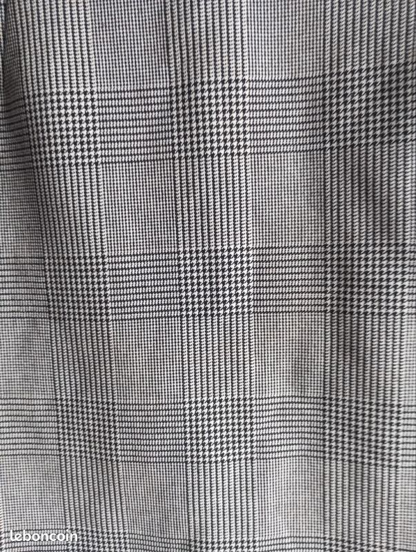 🩶 Mini jupe à carreaux à couleurs 🖤🤍 Taille 40 de la marque h&m (image 6)