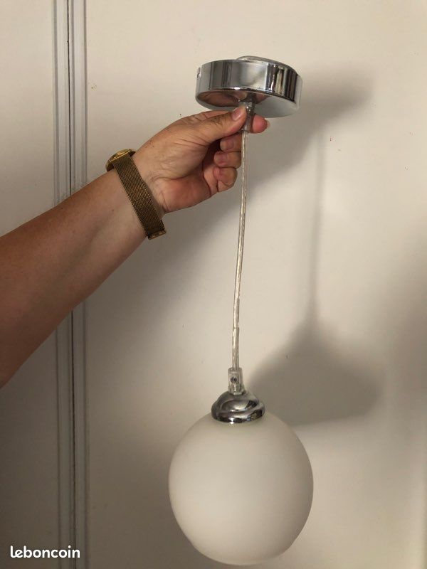 Lustre argenté et verre blanc opac (image 1)