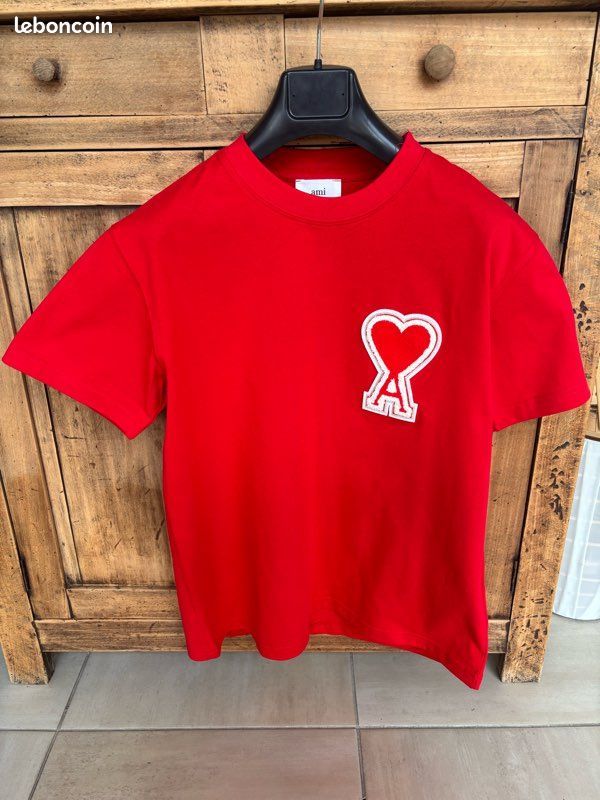 T Shirt Ami Paris ❣️ Vêtements