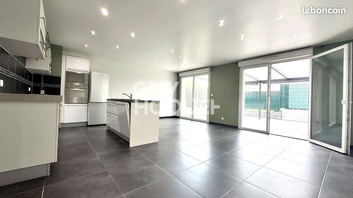 Maison 6 pièces 129 m² · à Roussy-le-Village · 129 m² · 439 990 €