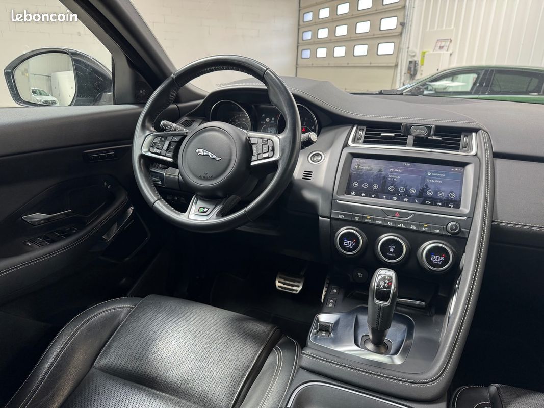 Jaguar E-Pace 2.0d 180ch R-Dynamic SE BVA9 AWD / Toit Pano / Meridian / Sièges Chauffants / Caméra (image 13)