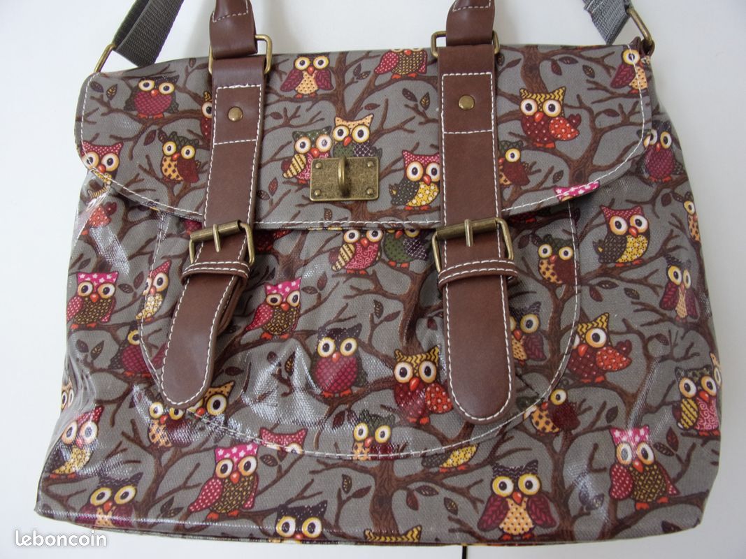 Sac multi poches zippées ,cuir synthétique , neuf (image 1)
