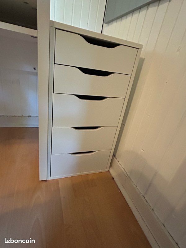 Bureau Gauthier et desserte (image 2)