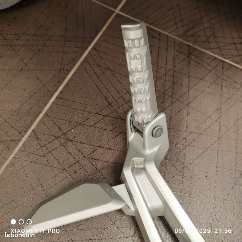 Abaissement du repose-pied du siège pour la Yamaha MT-09 (2013-2020