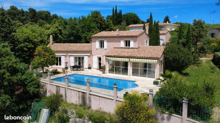 Maison 8 pièces 180 m²