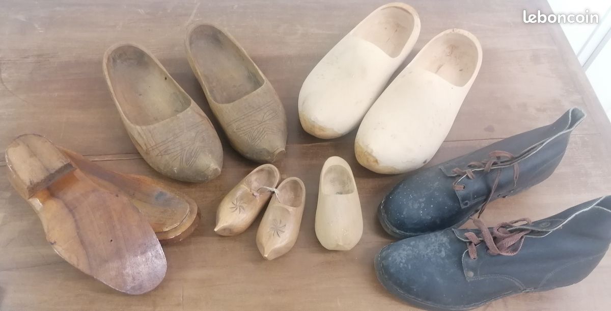 Sabots et chaussures en cuir semelles en bois vintage Collection