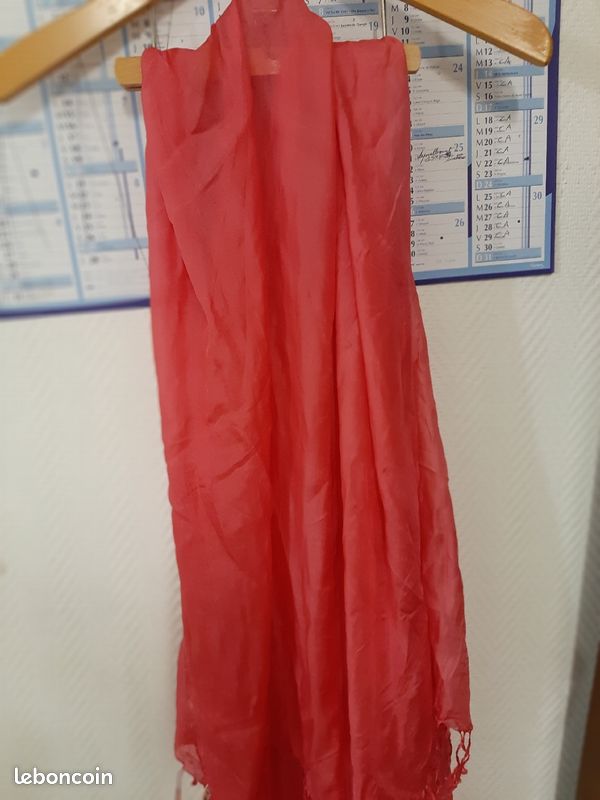Un jolie foulard grand 38 (image 2)