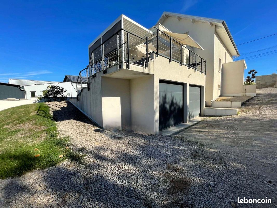 Maison 6 pièces 150 m² · à École-Valentin · 150 m² · 398 000 €