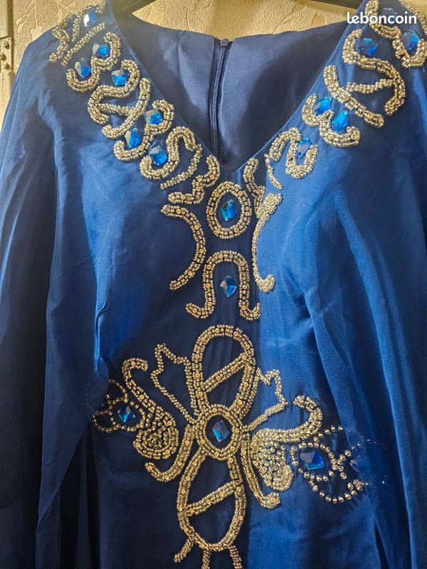 Robe dubai neuve jamais mise soutien gorge intégré (image 1)