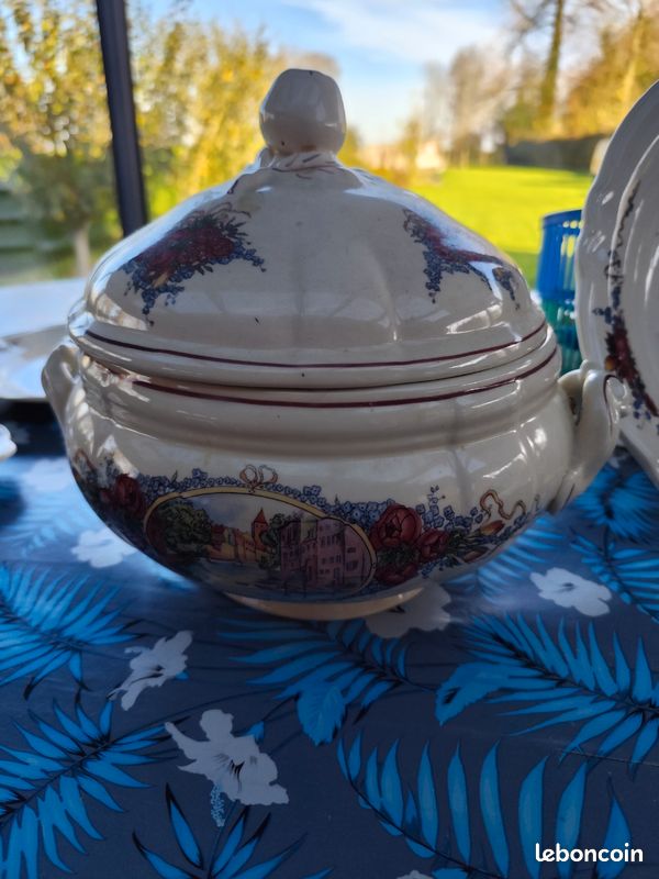 Vaisselle motif alsacien (image 1)