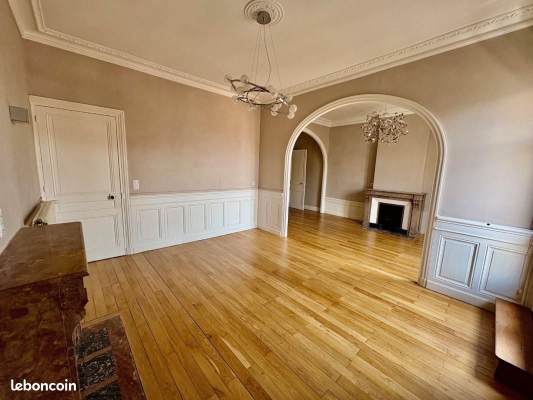 Appartement 5 pièces 113 m² · à Roanne · 113 m² · 860 €/mois