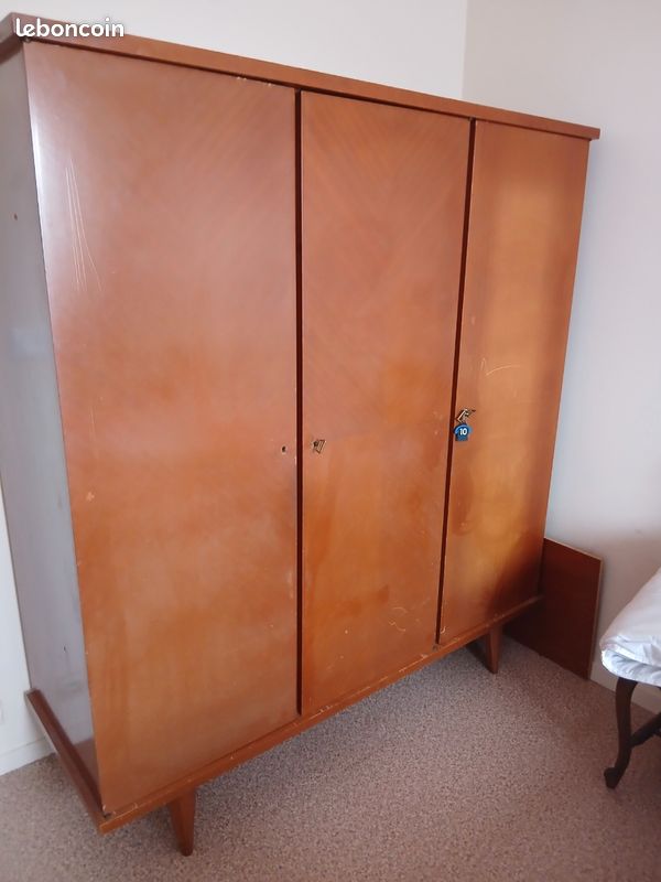 Armoire en bois (image 1)