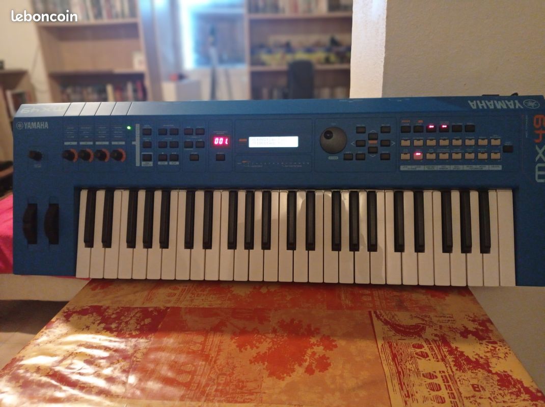 Yamaha mx 49 blue (image 1)
