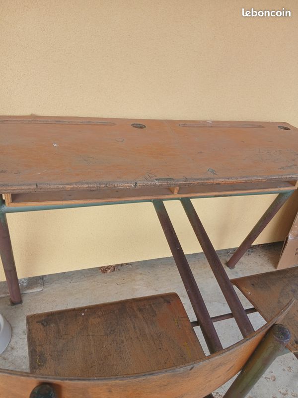 Bureau d'écolier (image 1)