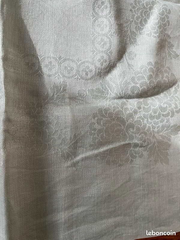 Nappe damassée irlandaise (image 1)