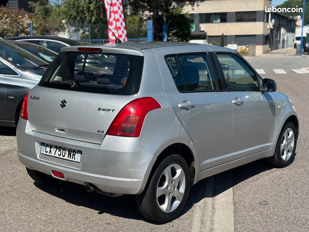 Suzuki Swift 4x4 1.3 VVT 92ch GLX 5P (image 2)