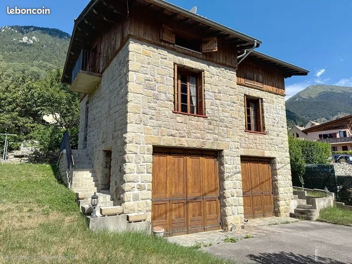 Maison 6 pièces 110 m² · à Saint-Martin-Vésubie · 110 m² · 330 000 €