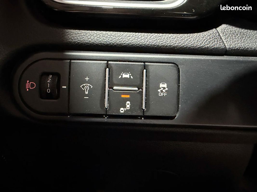 Kia CEED 1.4 140 GT Line Premium FULL ENTRETIEN KIA / TOIT OUVRANT / VOLANT CHAUFFANT (image 10)