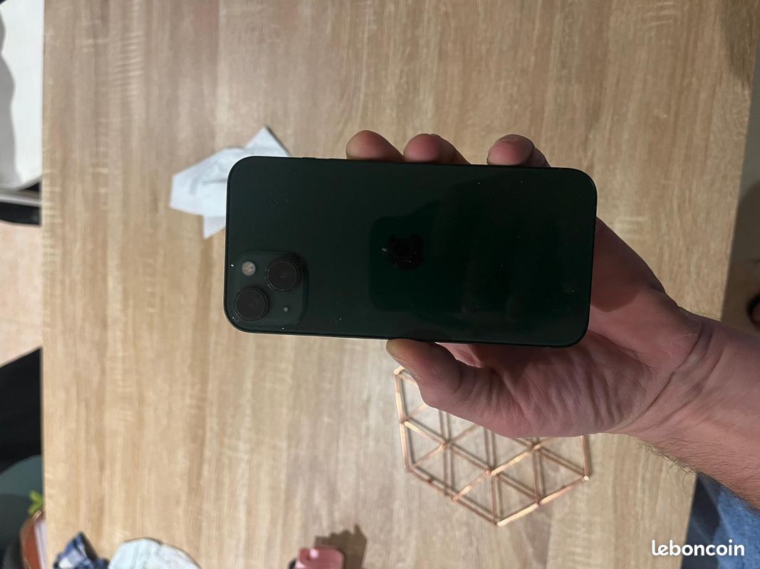 IPhone 13 (image 2)