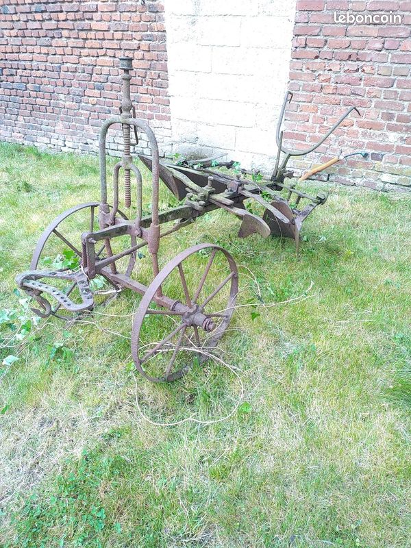 Ancienne charrue (image 2)