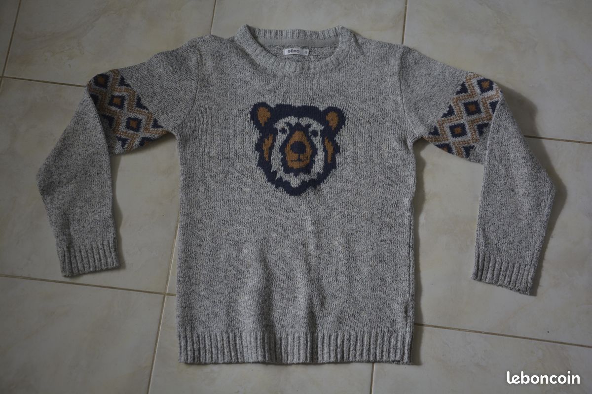 N457- Pull gris chiné avec tête d’ours Taille 12 ans (image 1)